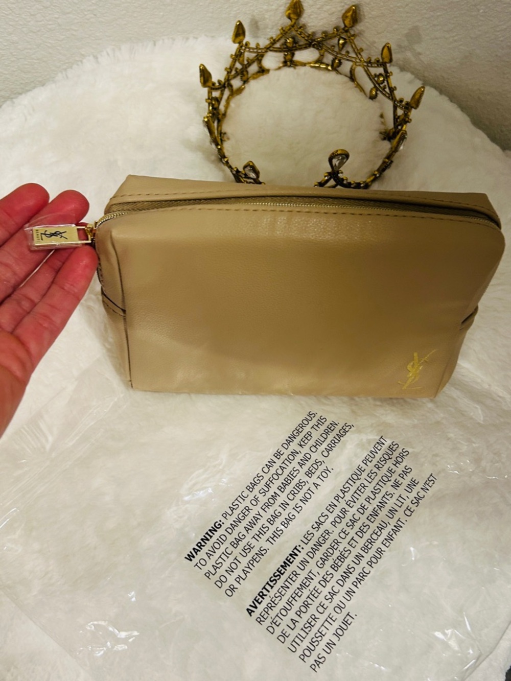 New Yves Saint Laurent Beige Cosmetic Pouch & Gold Hardware - Picture 5 of 5